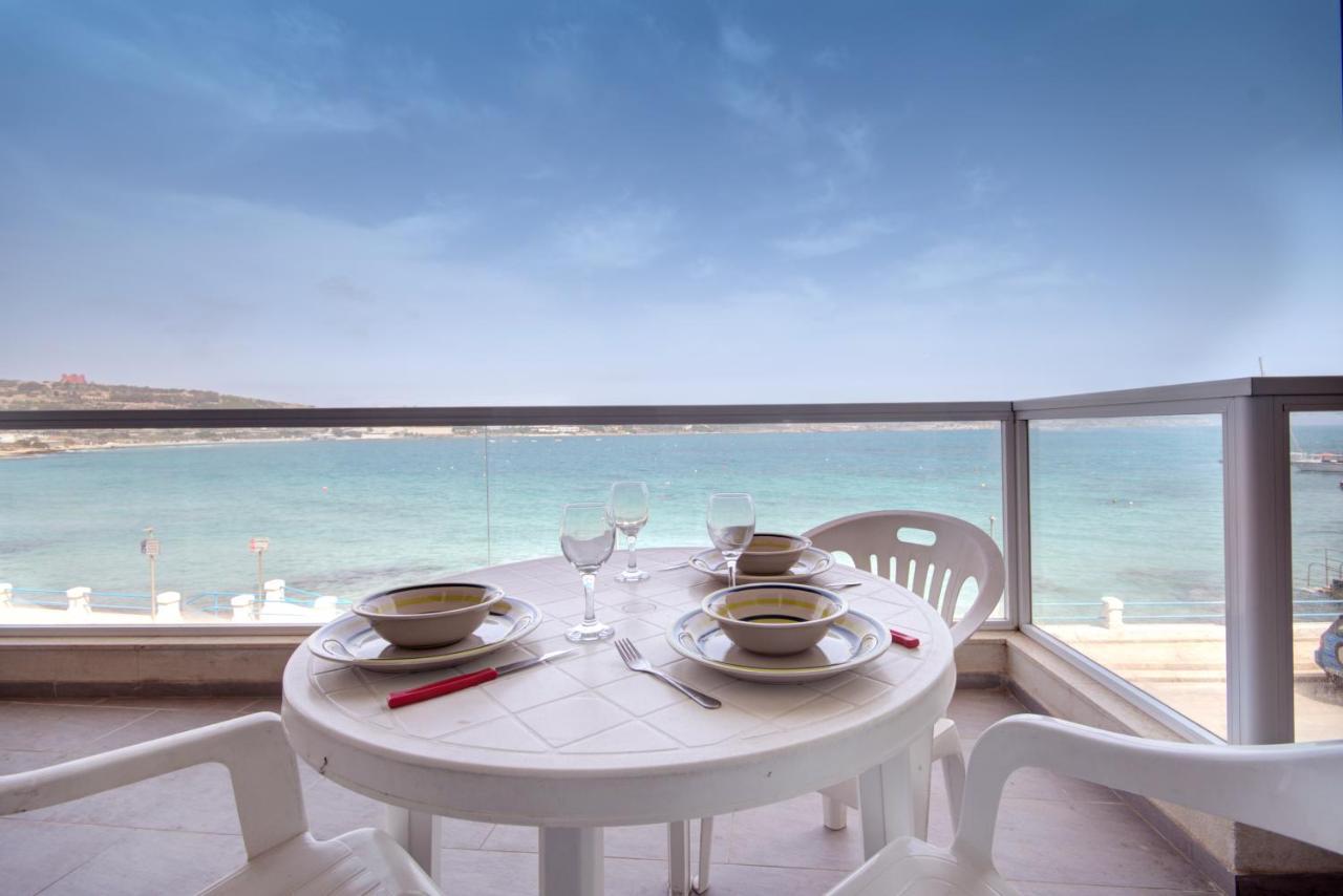מליאהה Beachfront Pretty Holiday Home מראה חיצוני תמונה